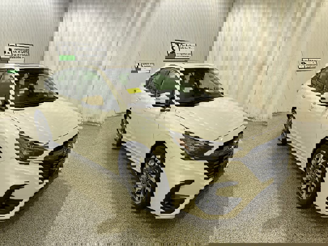 2025 Subaru Legacy Limited's photo