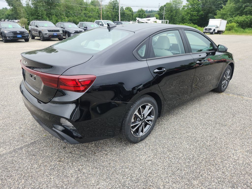 2022 Kia Forte LXS photo 7