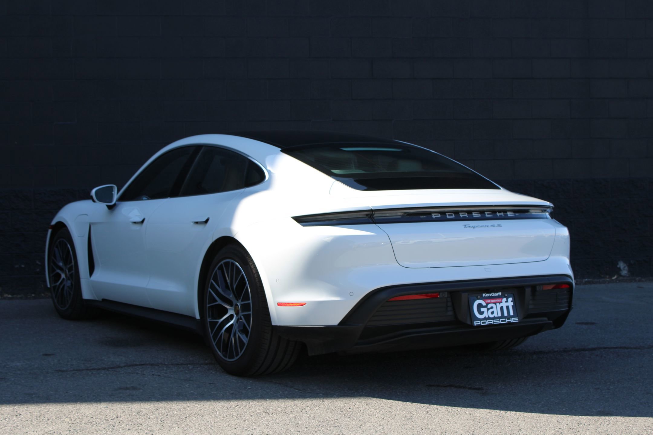 2023 Porsche Taycan 4S photo 3