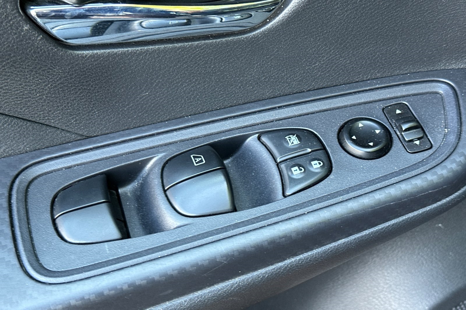 2023 Nissan Versa 1.6 SV photo 12