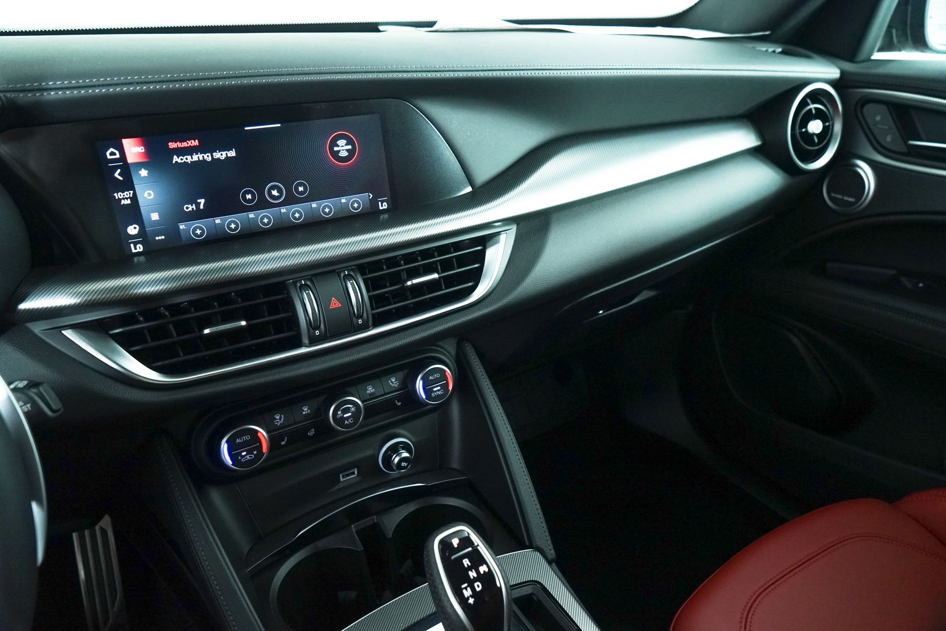 2024 Alfa Romeo Stelvio photo 24
