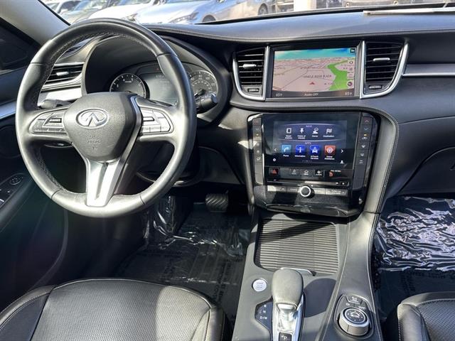 2019 Infiniti QX50 Essential photo 12