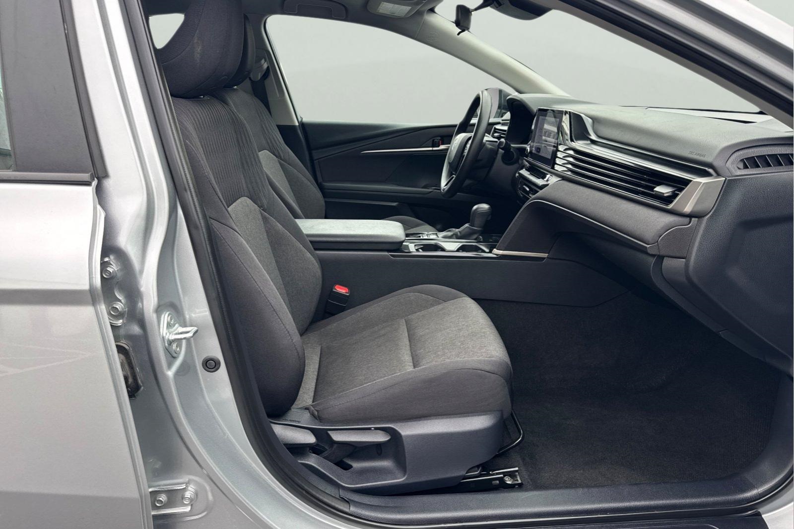 2025 Toyota Camry LE photo 17