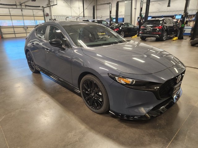 2025 Mazda Mazda3 Hatchback 2.5 s Carbon photo 4