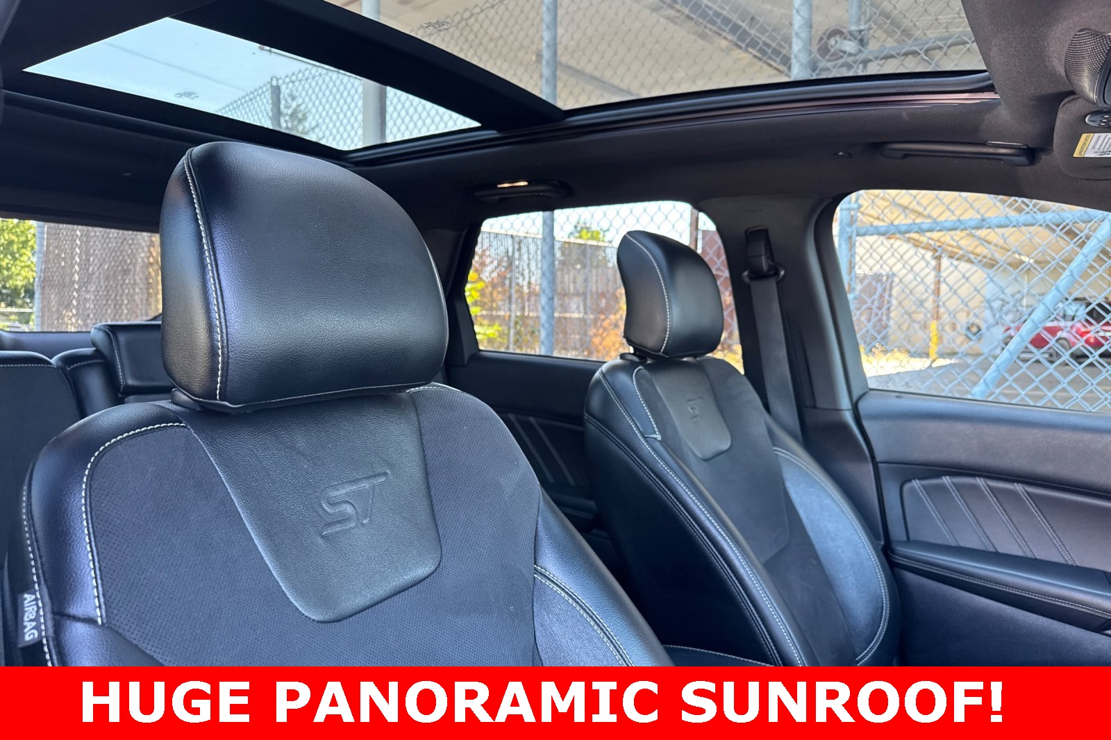 2019 Ford Edge ST photo 13