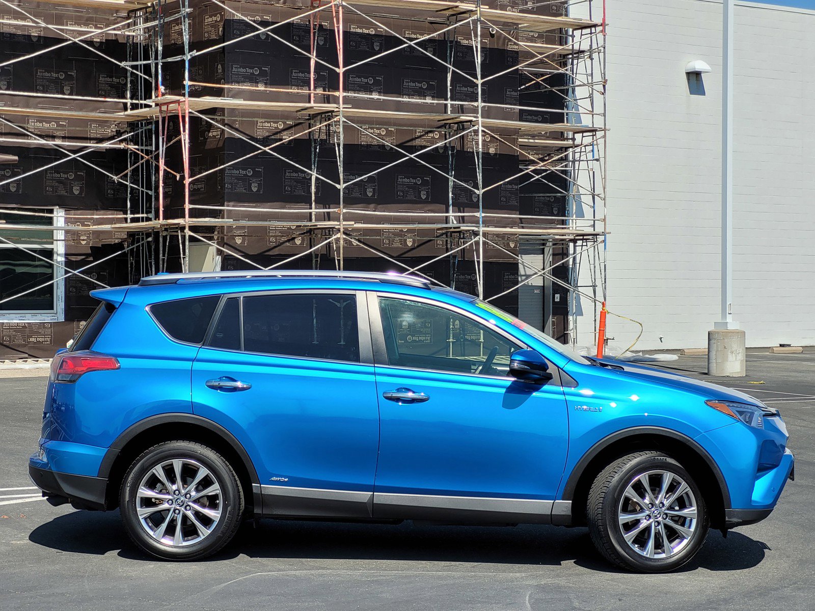 2018 Toyota RAV4 Hybrid Limited photo 3