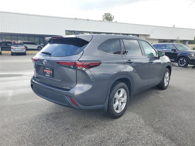 2024 Toyota Highlander LE photo 2