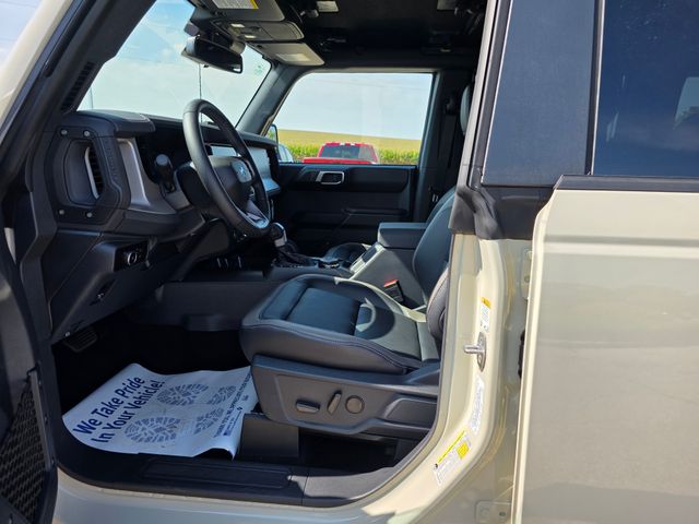 2025 Ford Bronco Outer Banks photo 4