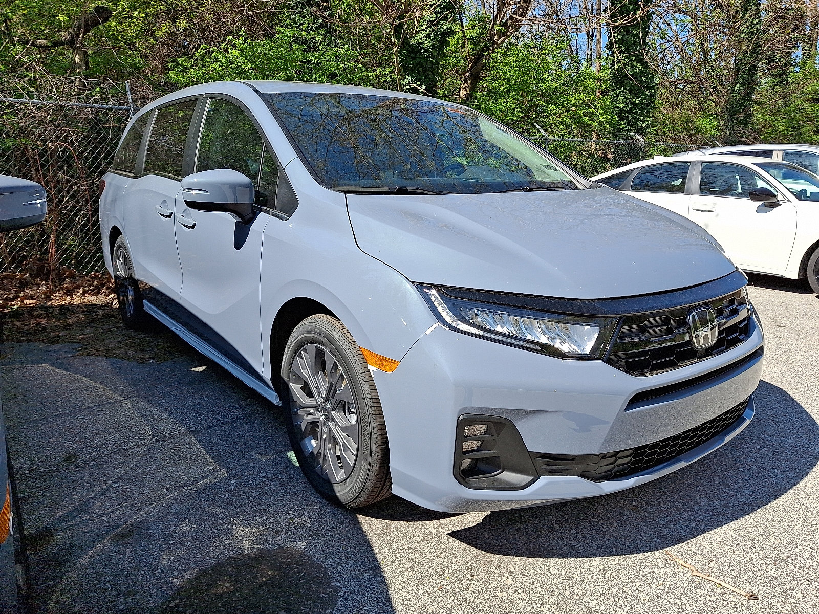 2025 Honda Odyssey Touring photo 3