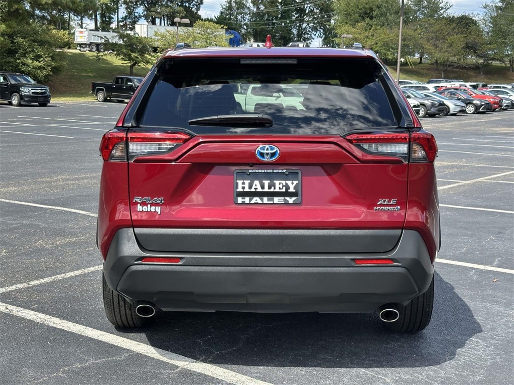 2024 Toyota RAV4 Hybrid XLE photo 10