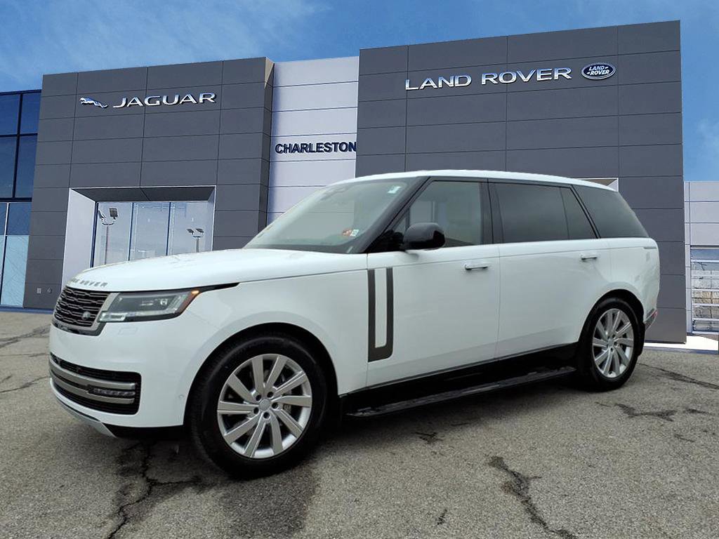 2025 Land Rover Range Rover SE's photo