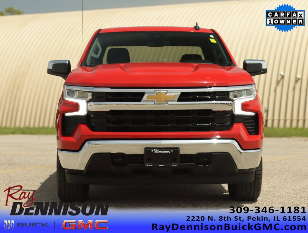 2022 Chevrolet Silverado 1500 LT photo 2