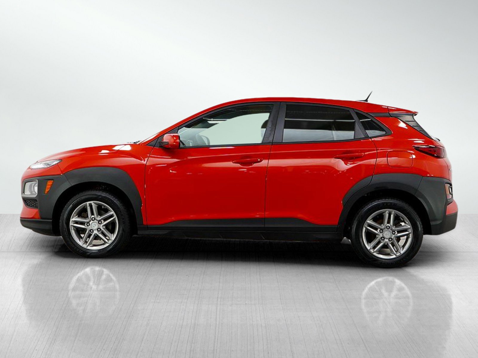 Used 2019 Hyundai Kona SE with VIN KM8K12AA3KU209734 for sale in Burnsville, Minnesota