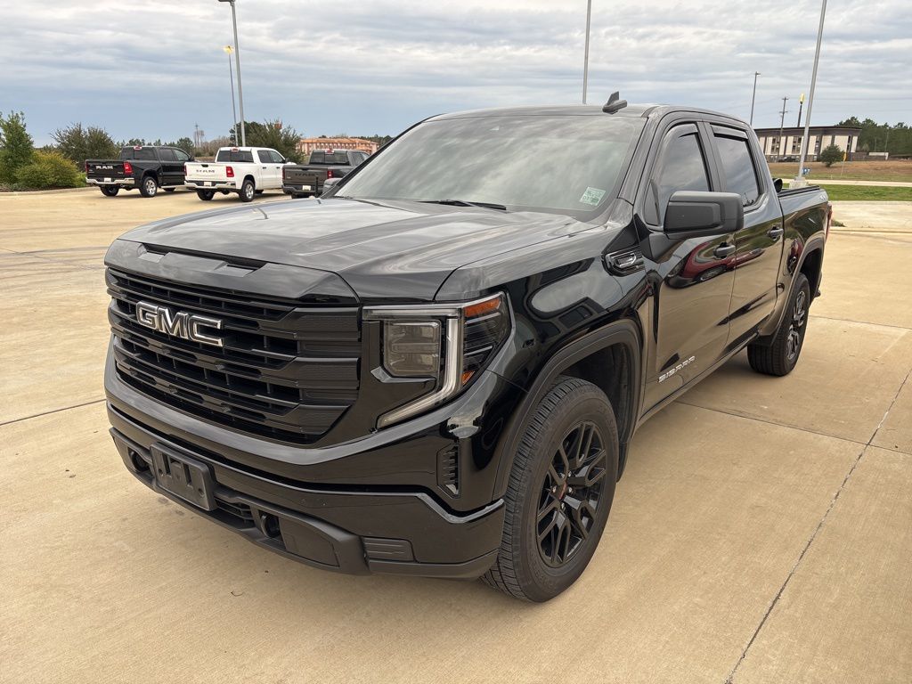 2025 GMC Sierra SLE's photo