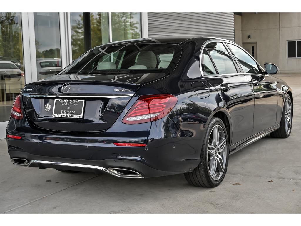 2018 Mercedes Benz E 300 4MATIC photo 8