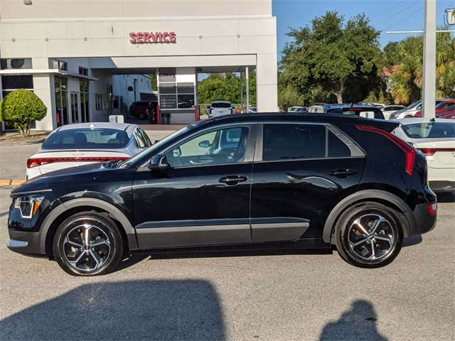 2023 Kia Niro EX photo 3
