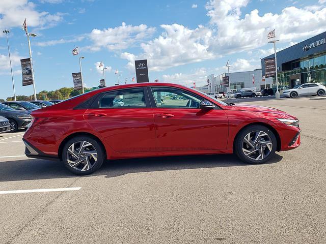 2025 Hyundai Elantra SEL Sport photo 4
