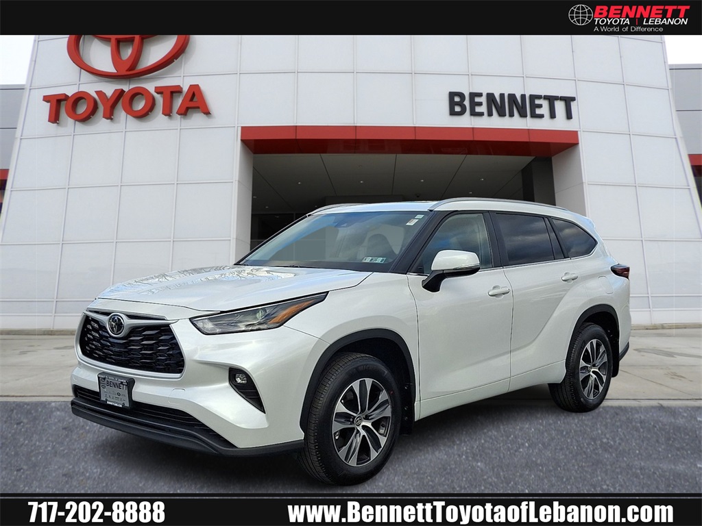 2026 Toyota Highlander XLE's photo