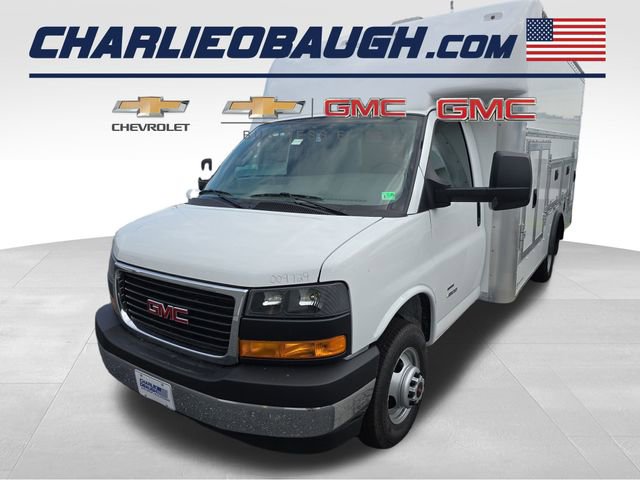 2025 GMC Savana Cutaway Work Van's photo