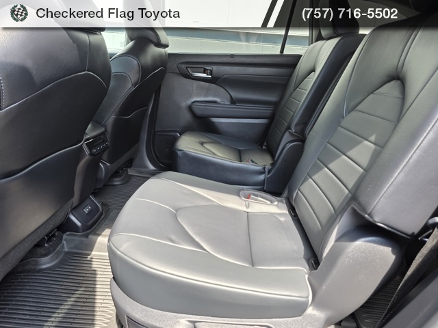 2023 Toyota Highlander XLE photo 34