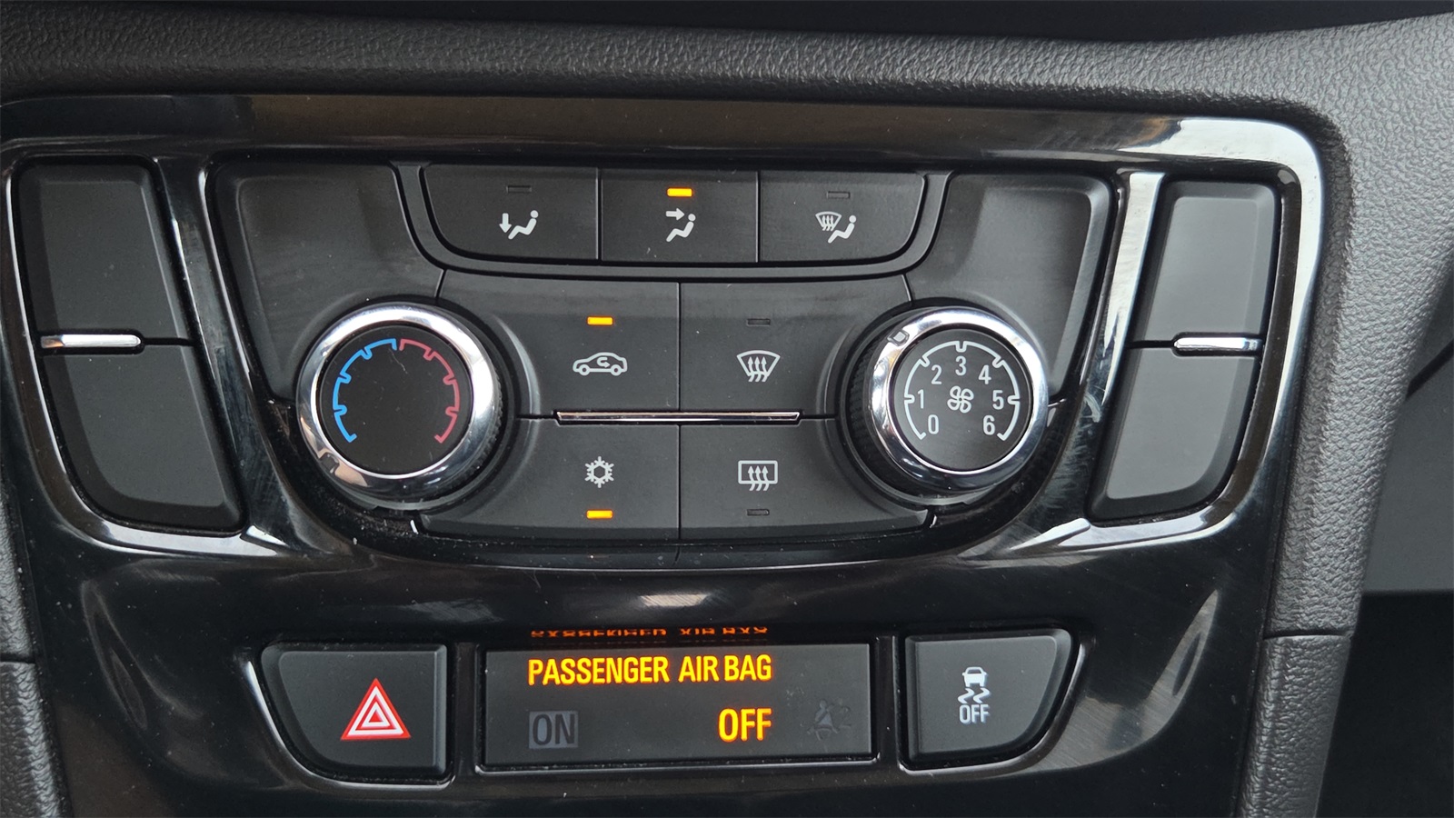 2019 Buick Encore Preferred photo 25