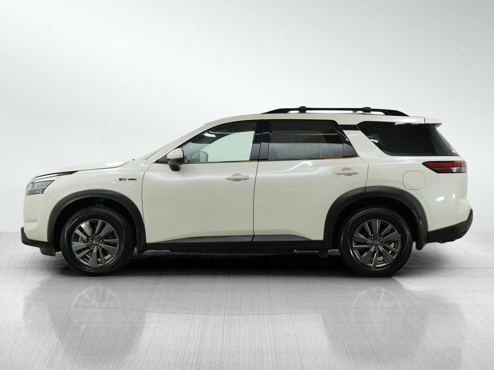 Used 2022 Nissan Pathfinder SV with VIN 5N1DR3BD9NC223969 for sale in Wayzata, Minnesota