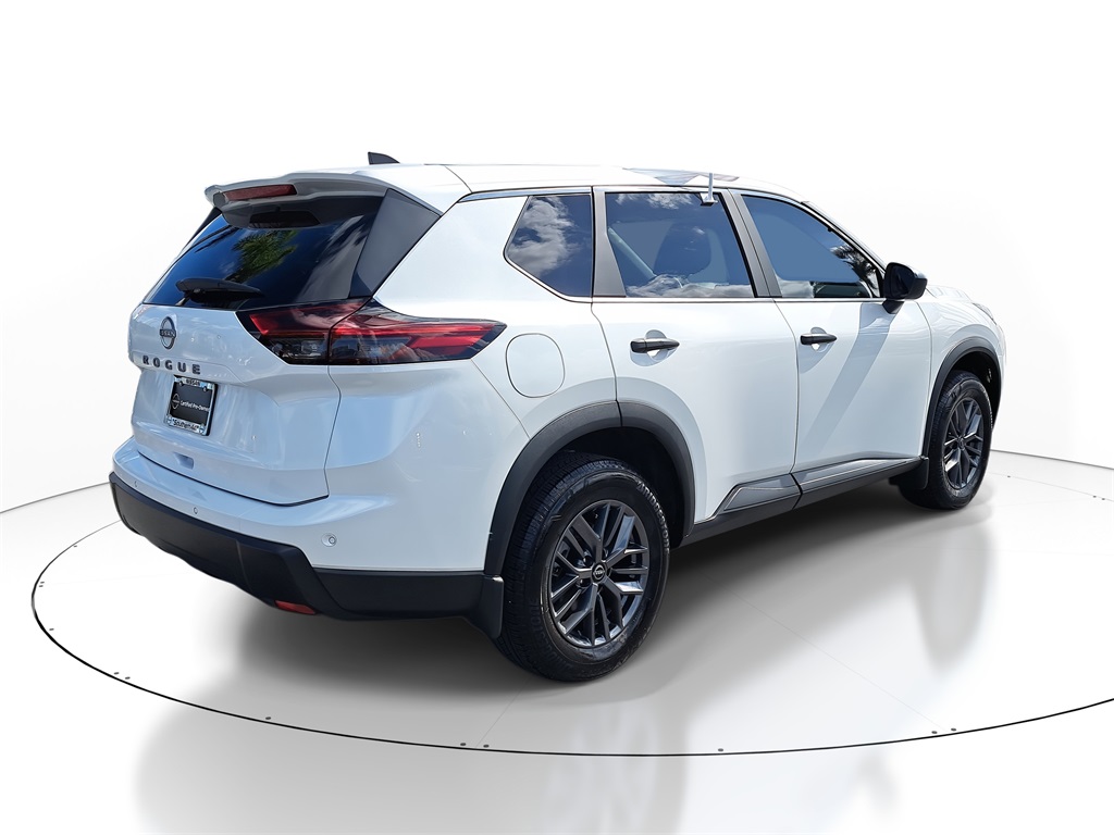 2025 Nissan Rogue S photo 5