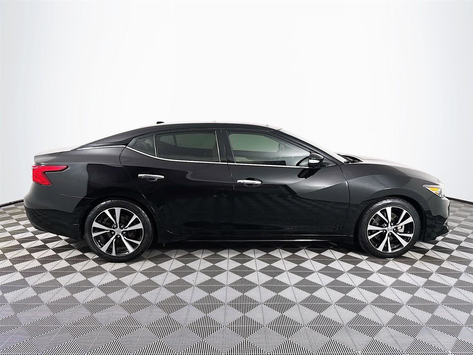 2018 Nissan Maxima Platinum photo 8