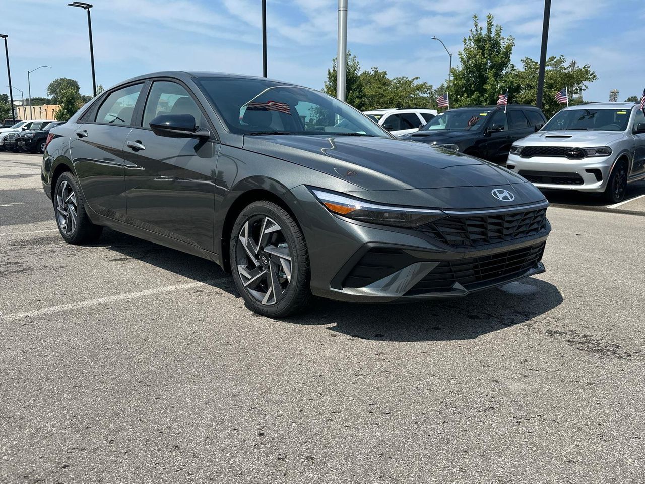 2025 Hyundai Elantra SEL Sport photo 3