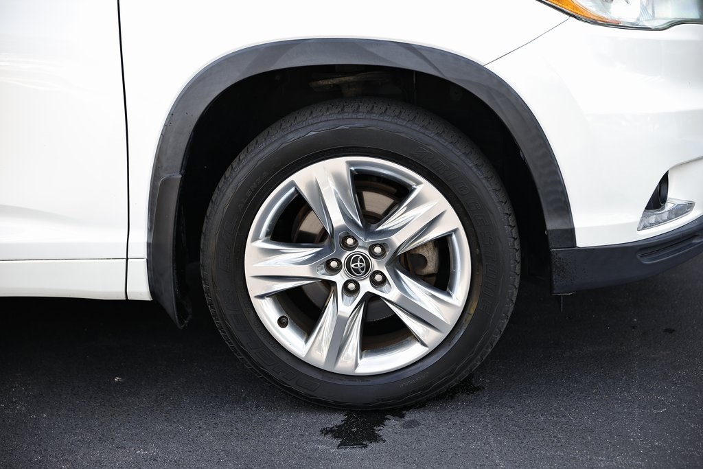 2016 Toyota Highlander Limited Platinum photo 2
