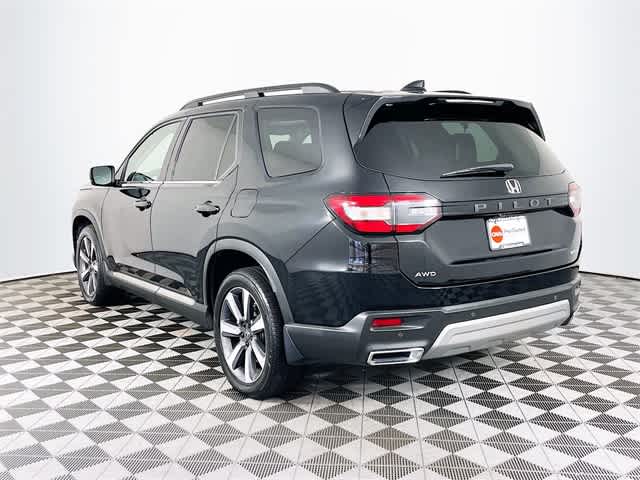 2023 Honda Pilot Touring photo 3