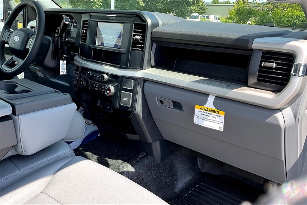2025 Ford F-250 XL photo 9