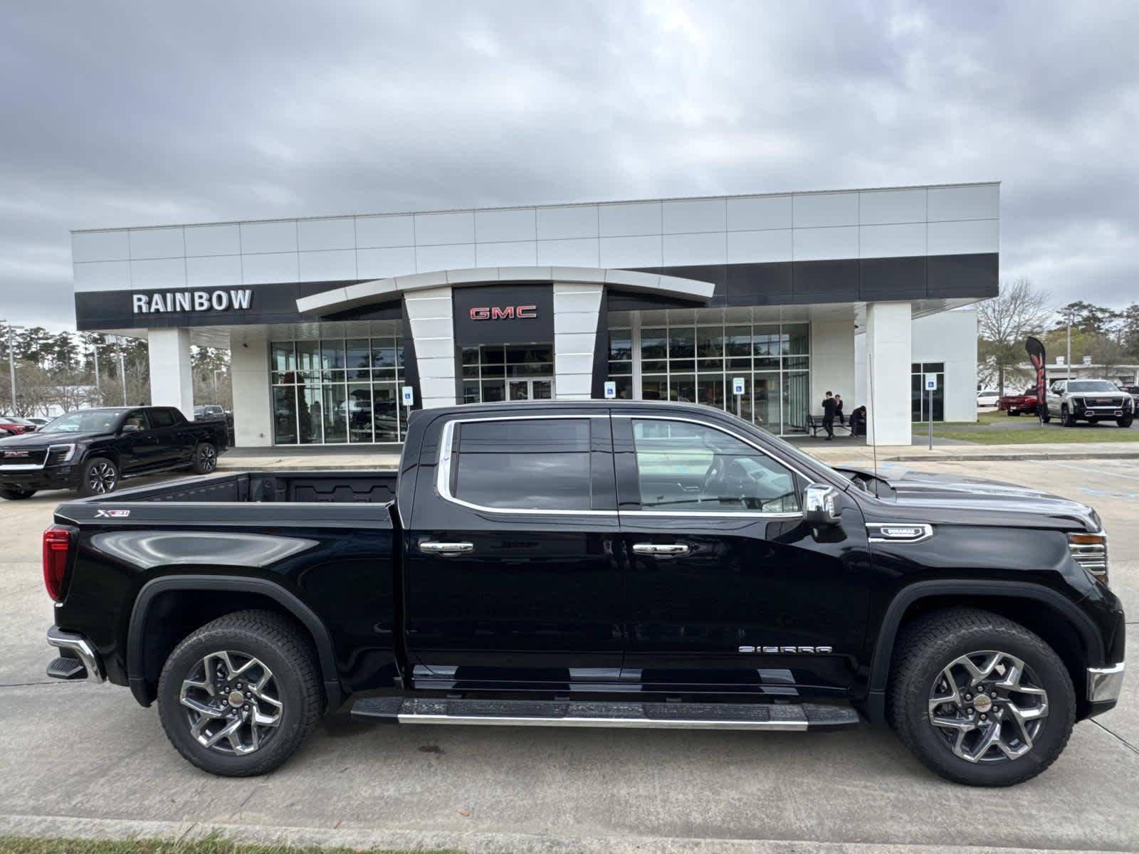 2026 GMC Sierra 1500 SLT's photo