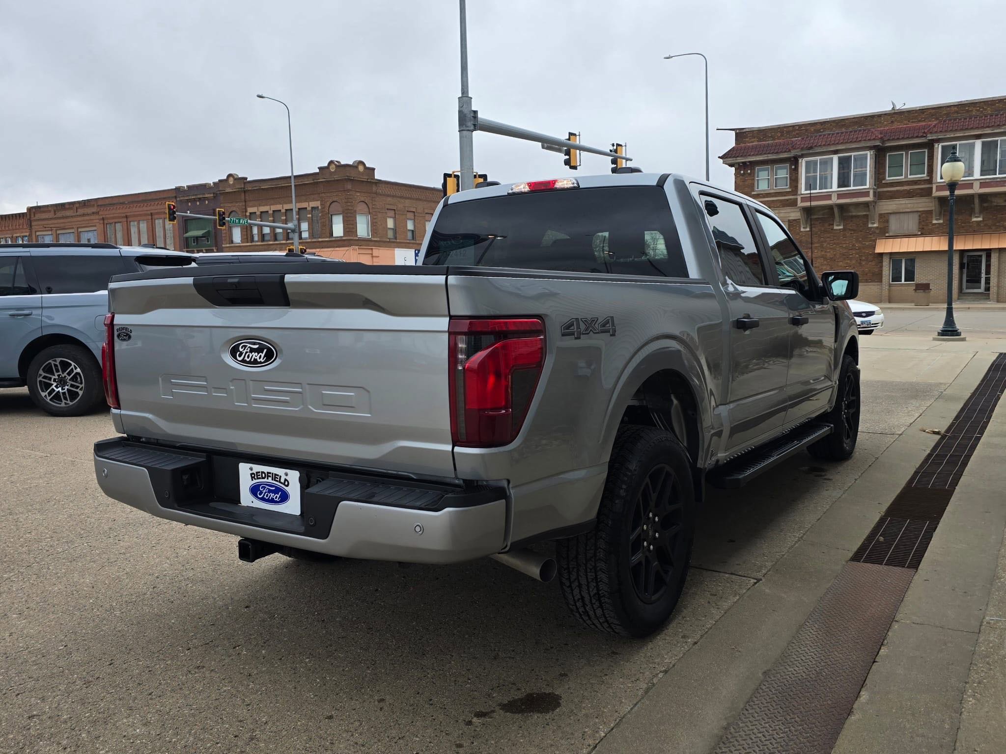 2025 Ford F-150 STX photo 4