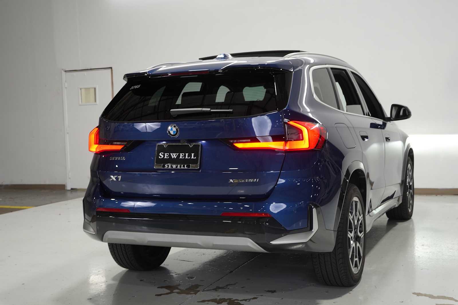 2025 Bmw X1 XDrive28i photo 2