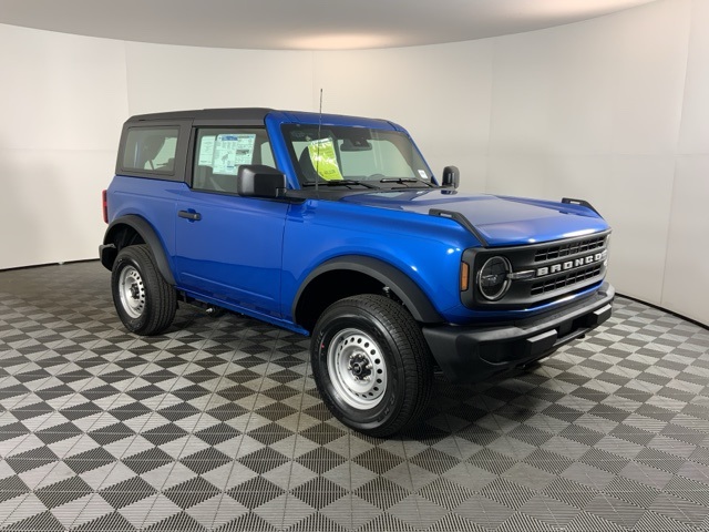 2025 Ford Bronco Base photo 3