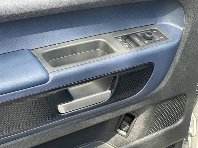 2025 Volkswagen ID. Buzz Pro S photo 4