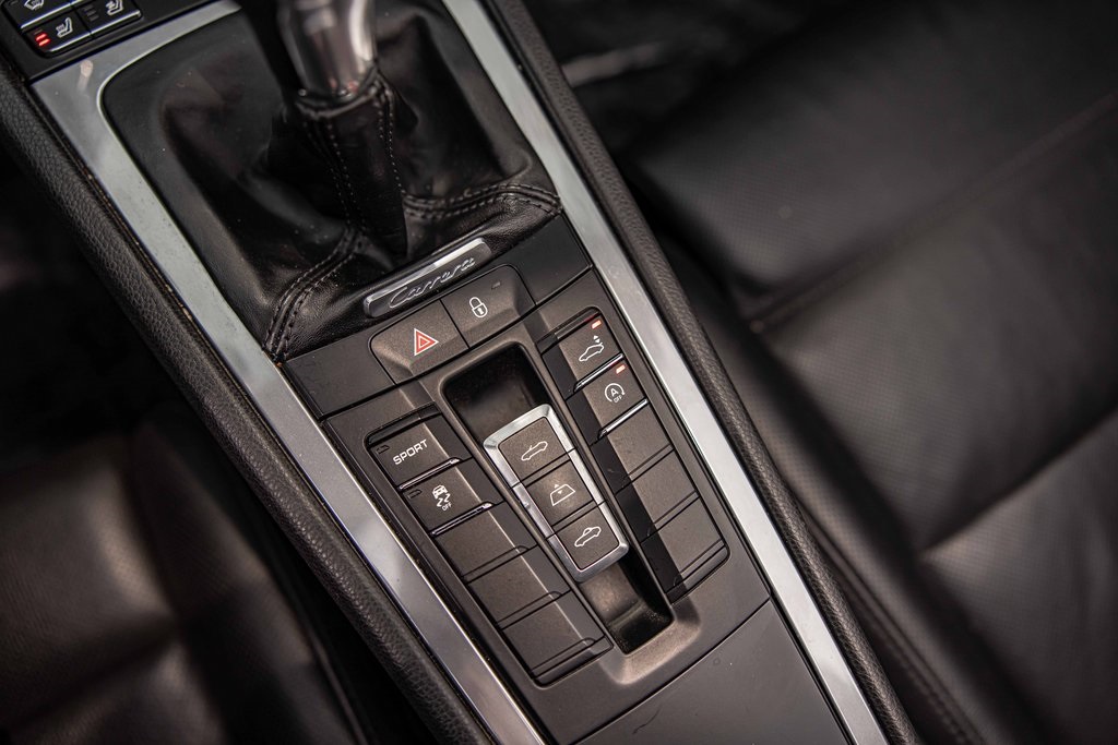 2016 PORSCHE 911 - Image 28