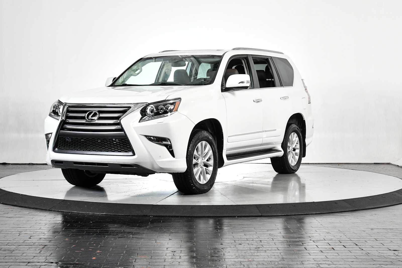 2017 Lexus GX Base's photo