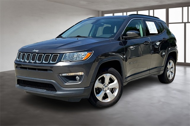 2018 Jeep Compass Latitude photo 2
