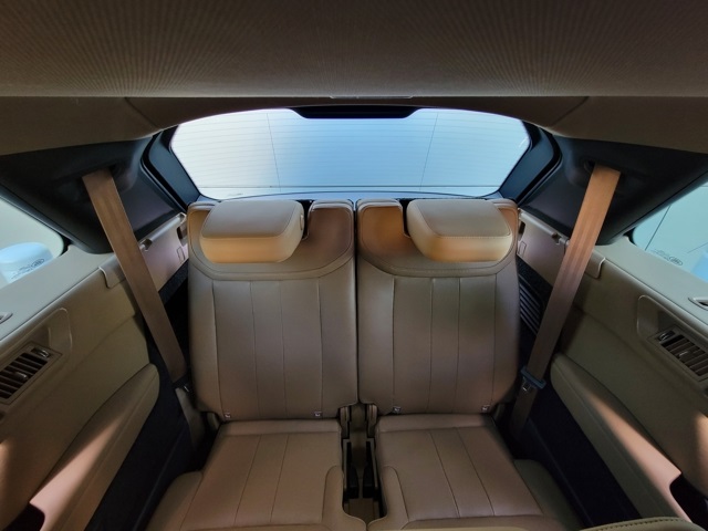 2023 Land Rover Range Rover SE photo 18