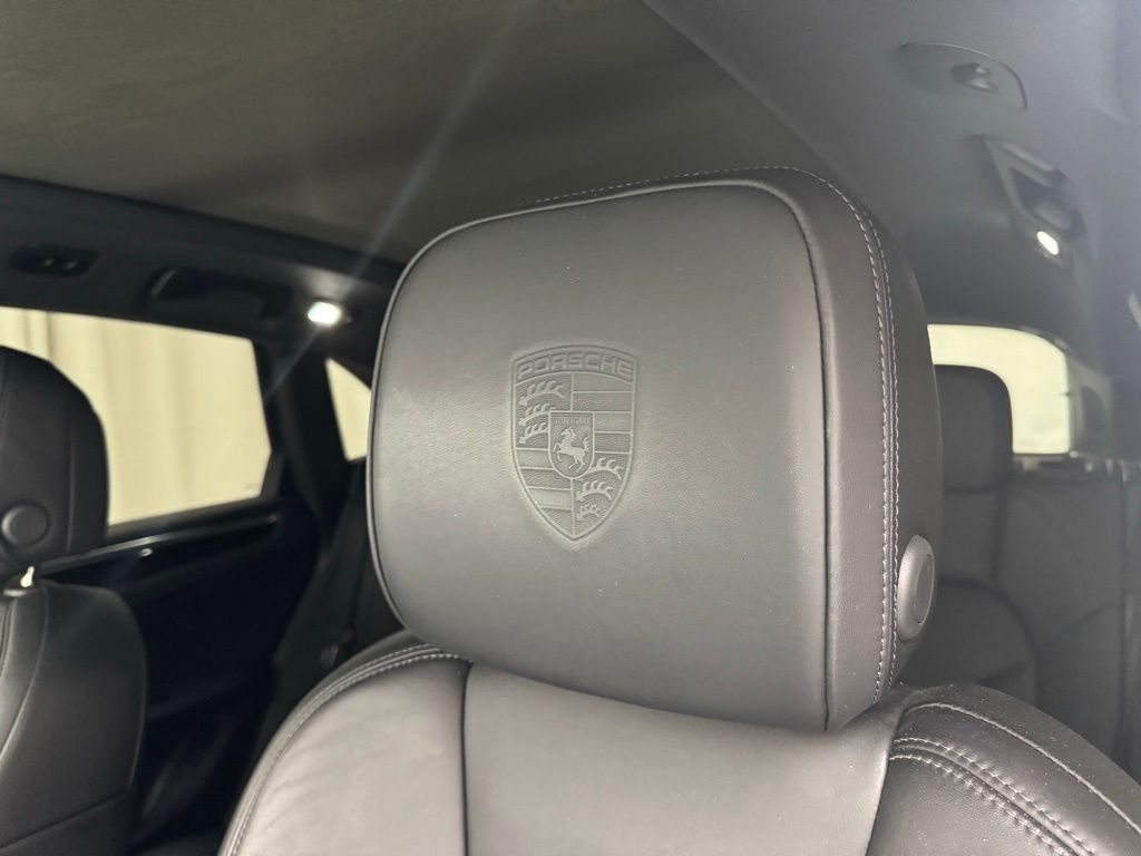 2022 Porsche Macan Base photo 30