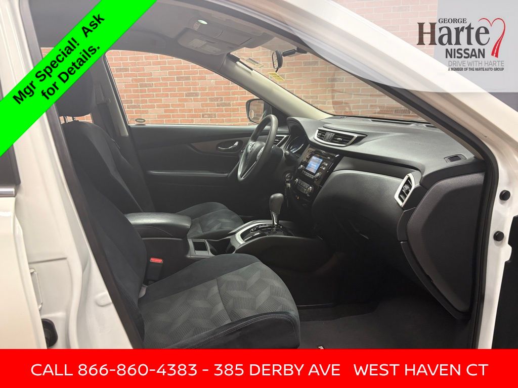 2015 Nissan Rogue S photo 22