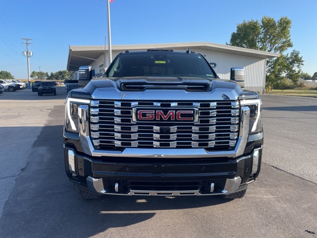 2025 Gmc Sierra HD Denali photo 2