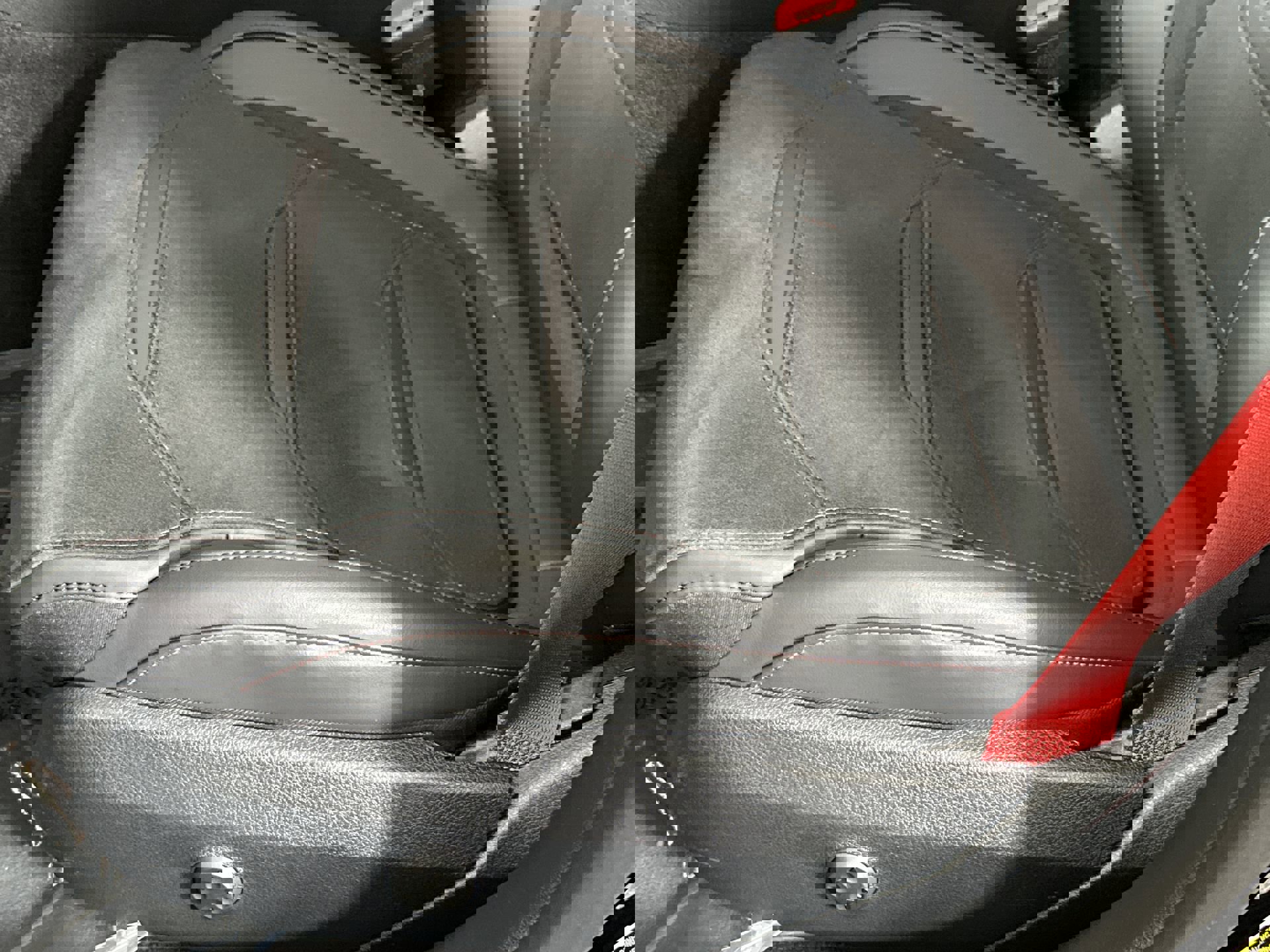2024 Mercedes Benz C AMG 43 4MATIC photo 10