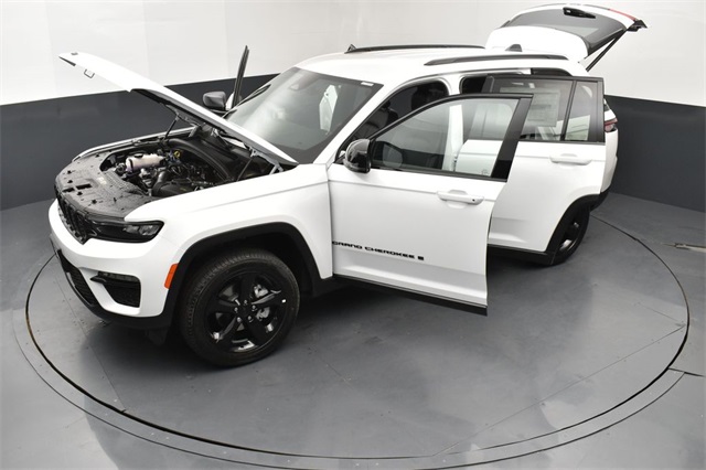 2025 Jeep Grand Cherokee Limited photo 26