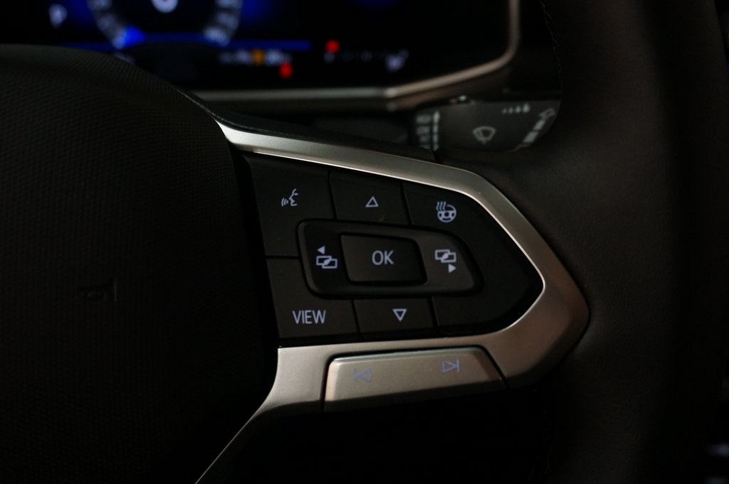 2025 Volkswagen Taos SE photo 19