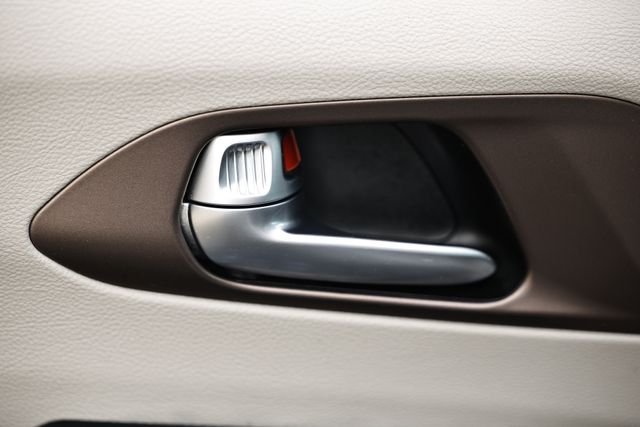 2019 Chrysler Pacifica Touring Plus photo 14