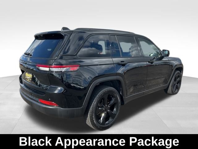 2023 Jeep Grand Cherokee Limited photo 3