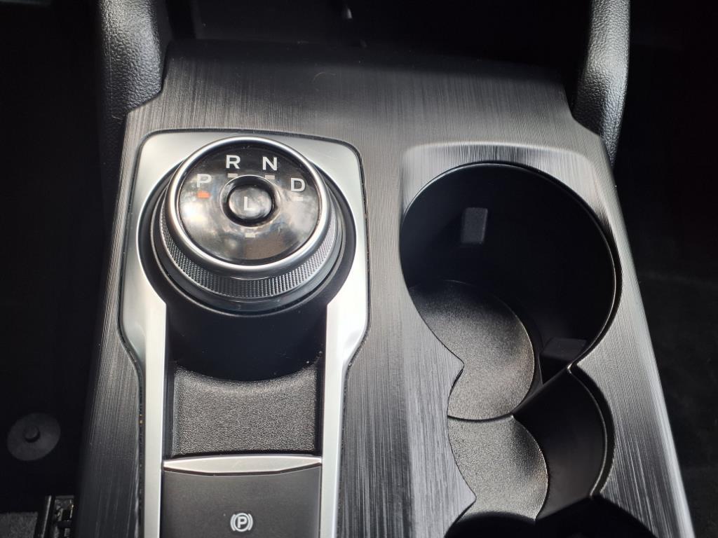 2022 Ford Escape SEL photo 21
